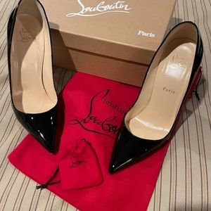 SOLD! Christian Louboutin Pumps